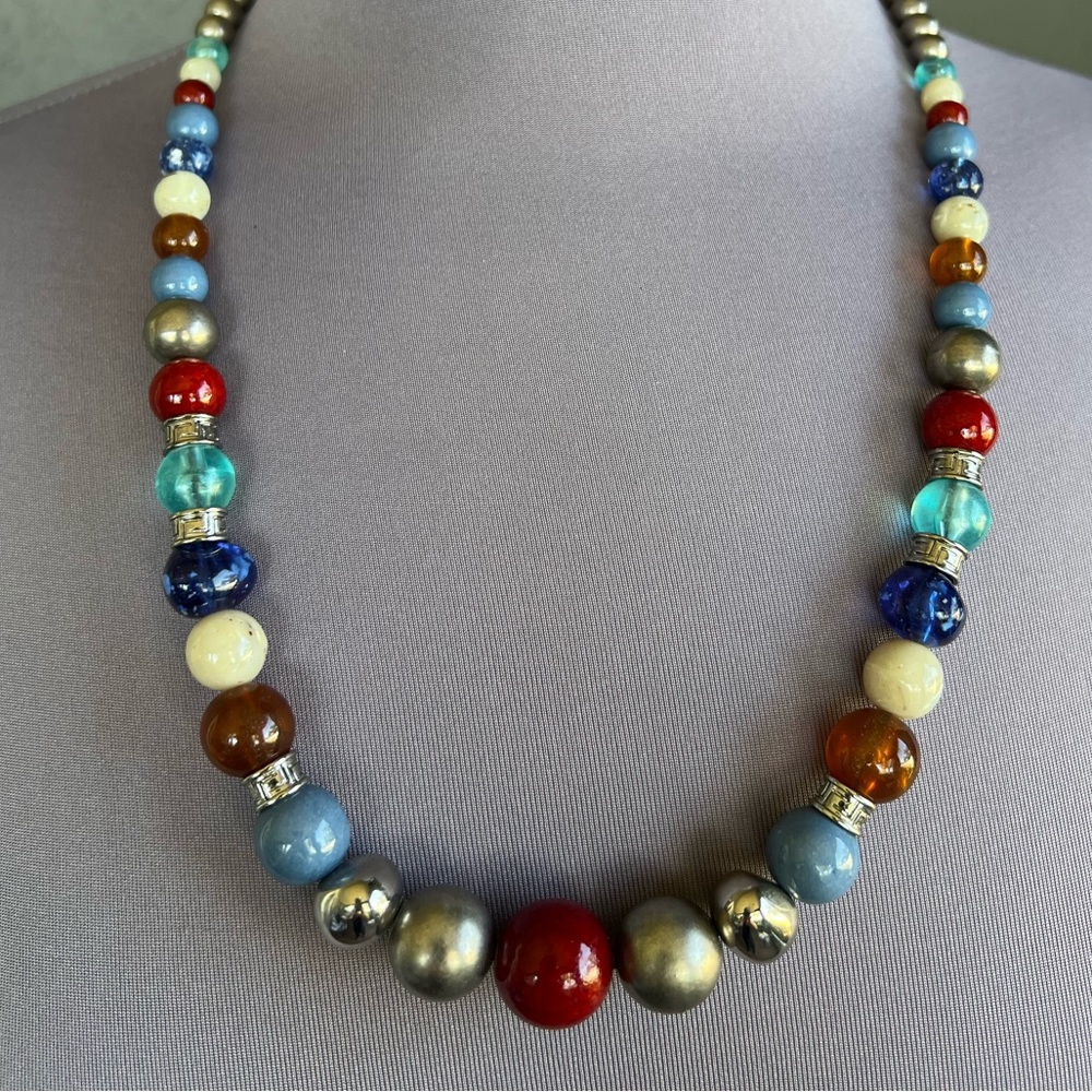 Vintage Liz Claiborne LCI adjustable necklace